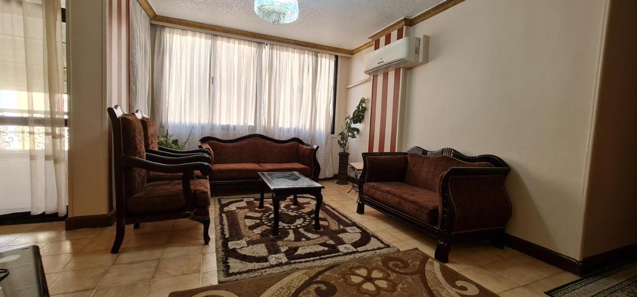 Comfy 3 Bedrooms Apartment In Cairo 87 ภายนอก รูปภาพ